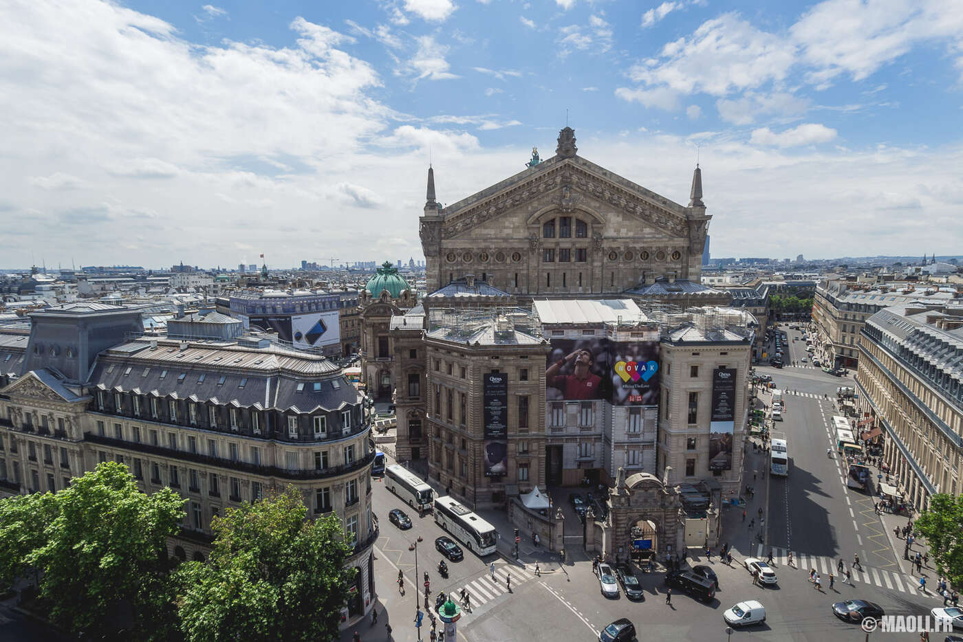 Derrière l'Opéra Garnier